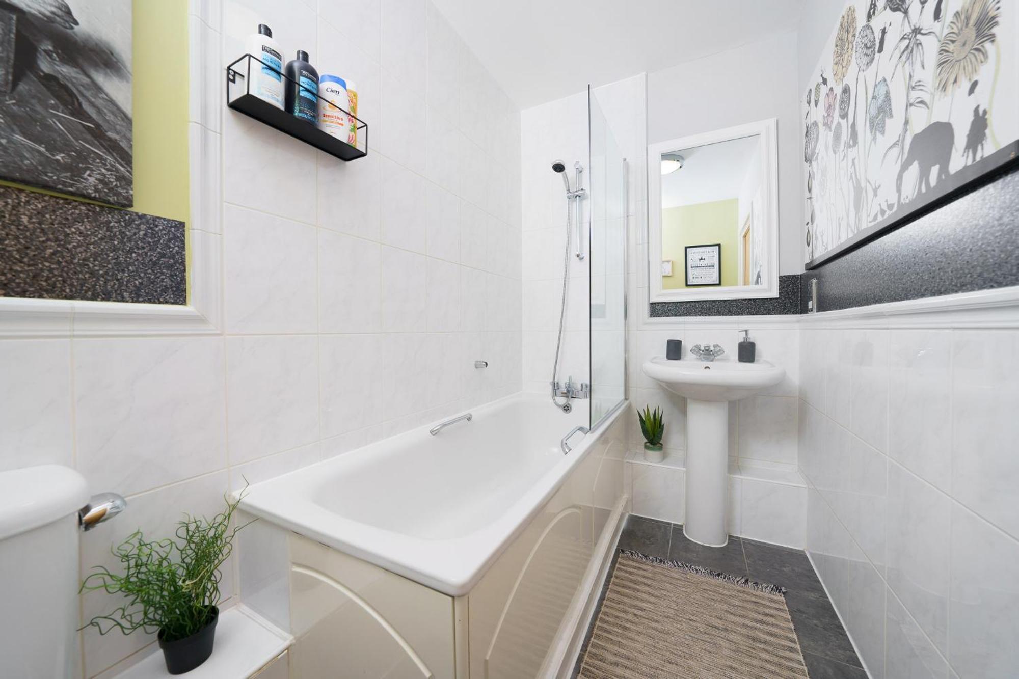 St George River Apartment Лондон Экстерьер фото