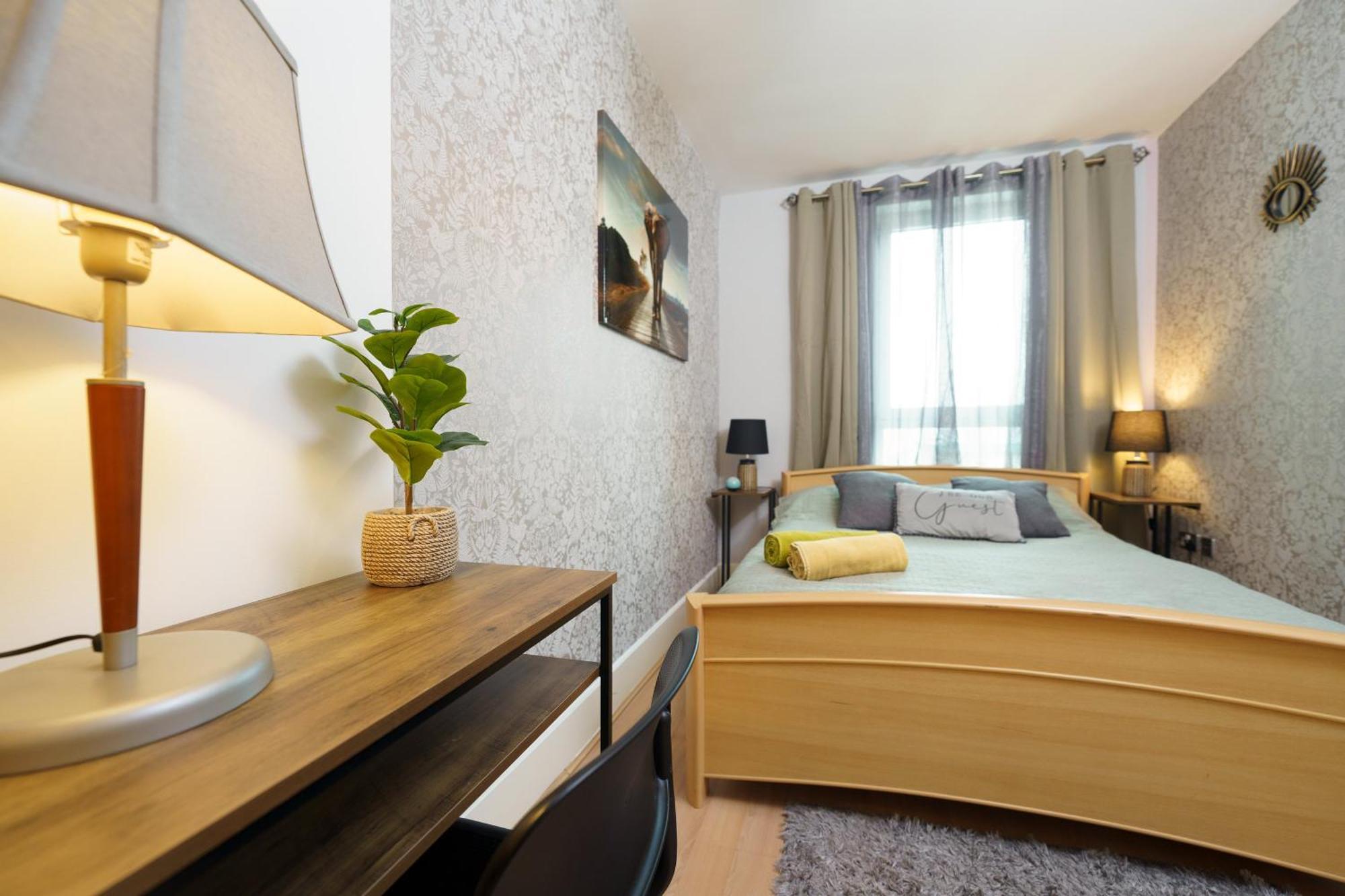 St George River Apartment Лондон Экстерьер фото