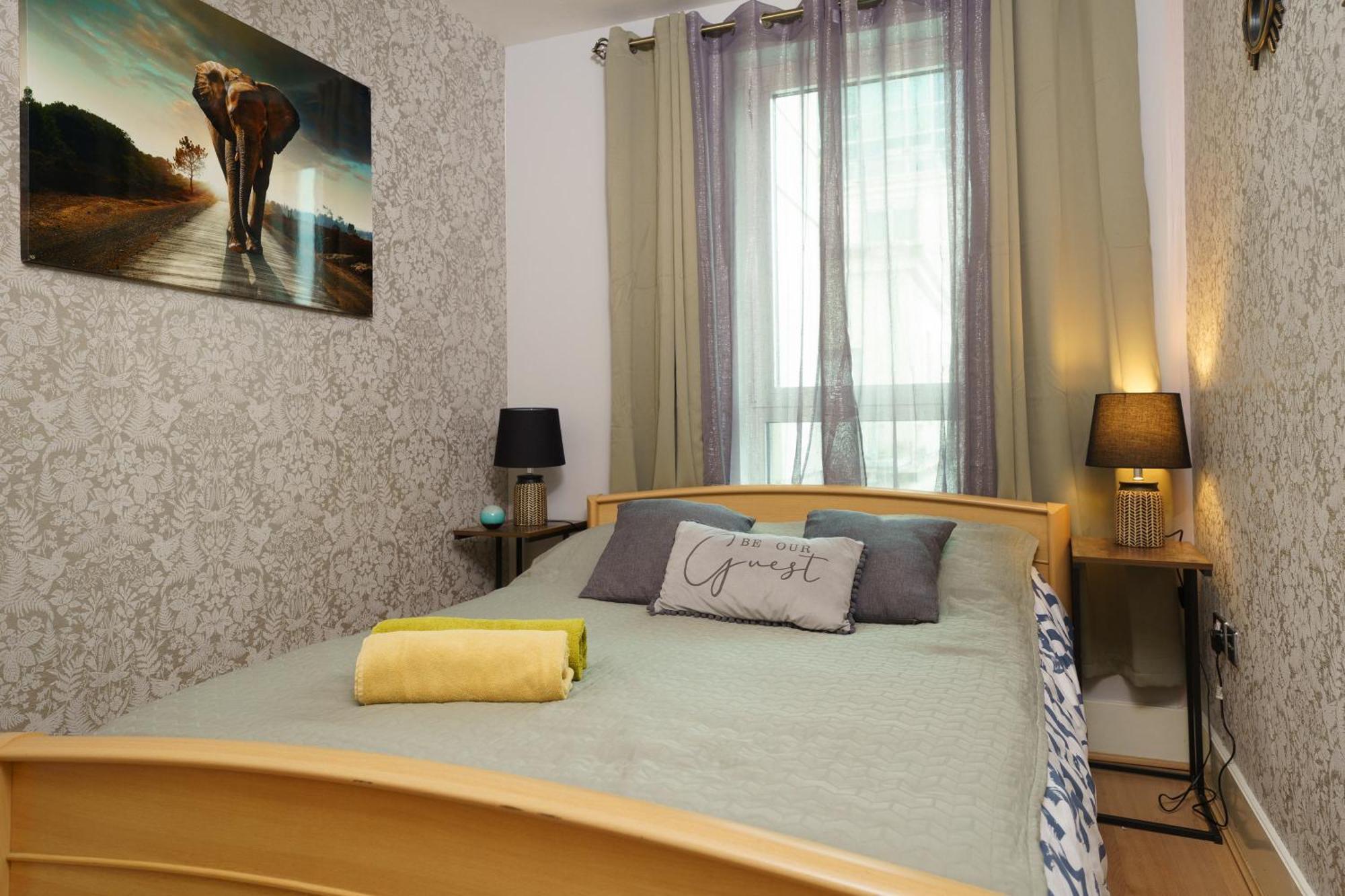 St George River Apartment Лондон Экстерьер фото